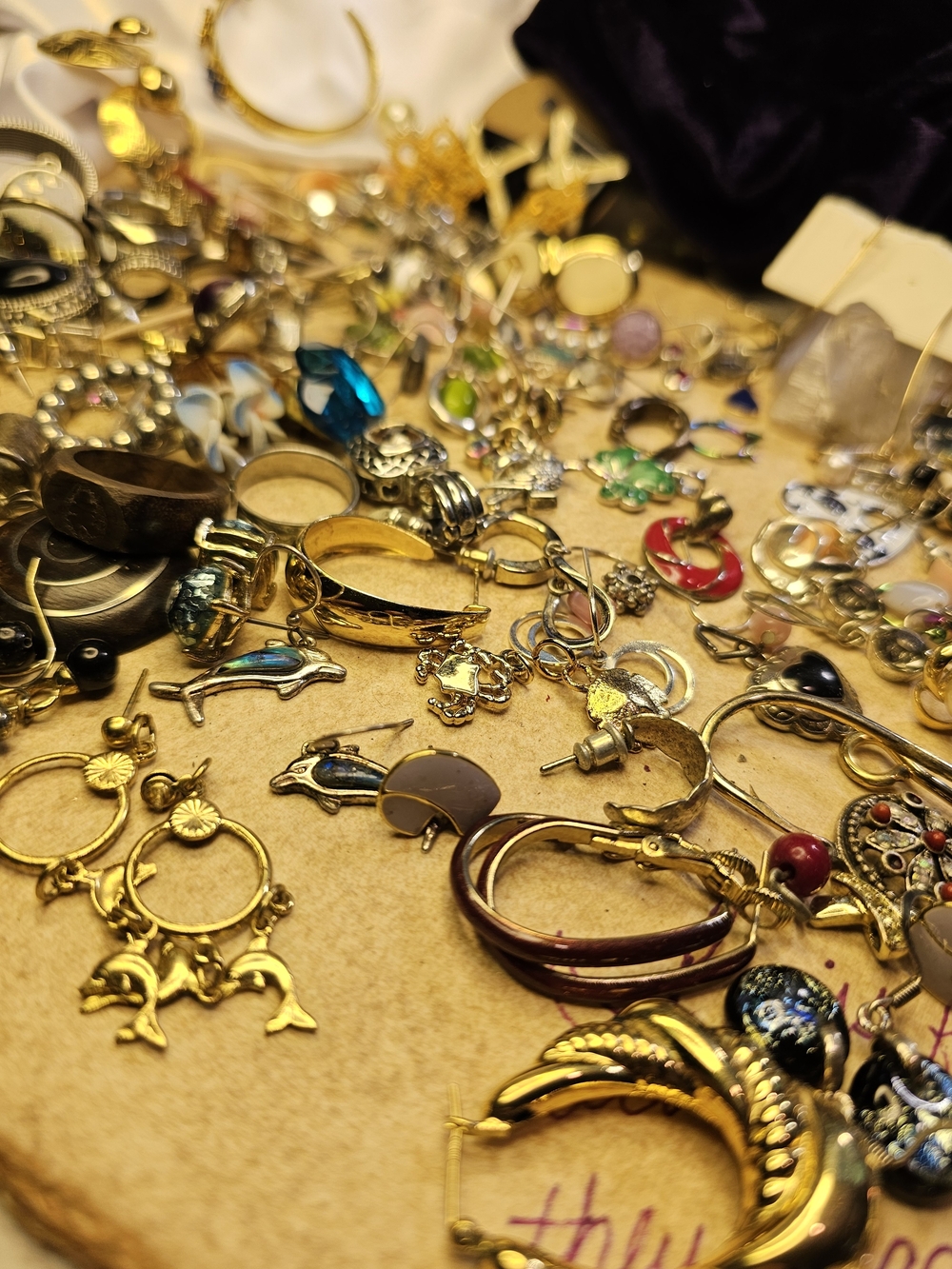 Vintage Sellers Crafters Bundle Jewelry Earrings Necklaces Rando - Picture 8 of 17